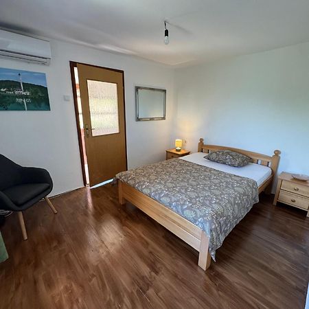 Resting House Oaza Villa Bihac Luaran gambar