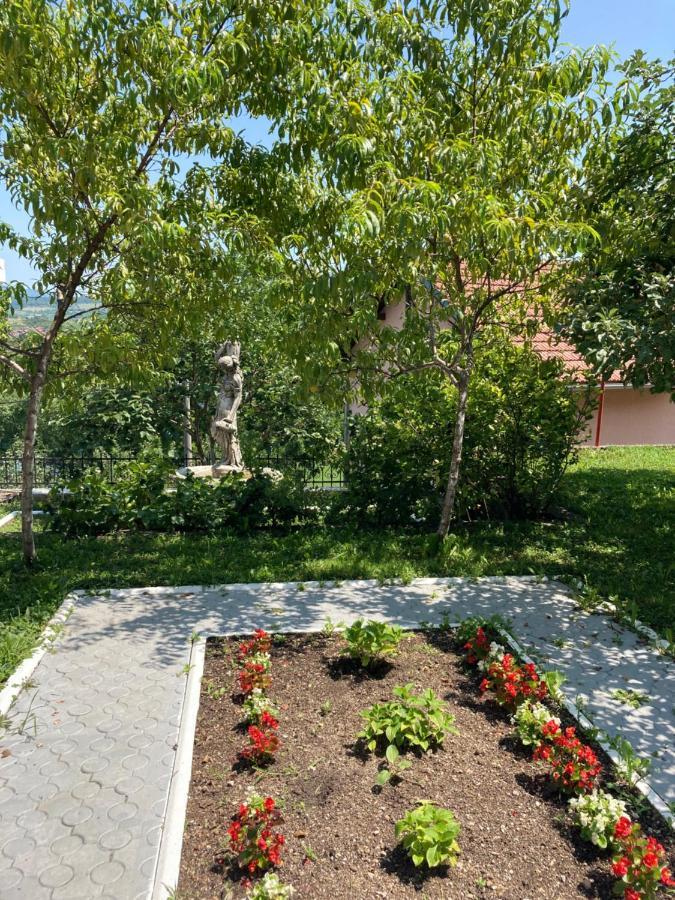 Resting House Oaza Villa Bihac Luaran gambar