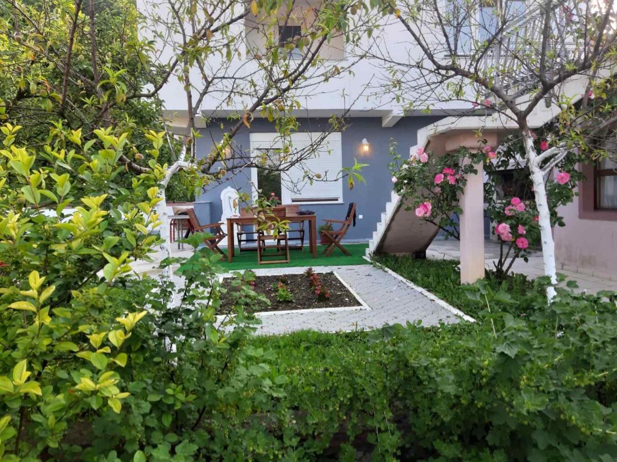 Resting House Oaza Villa Bihac Luaran gambar