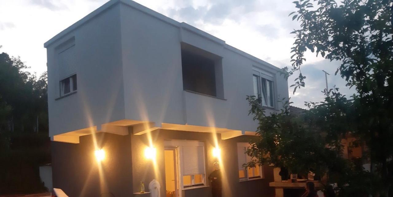 Resting House Oaza Villa Bihac Luaran gambar