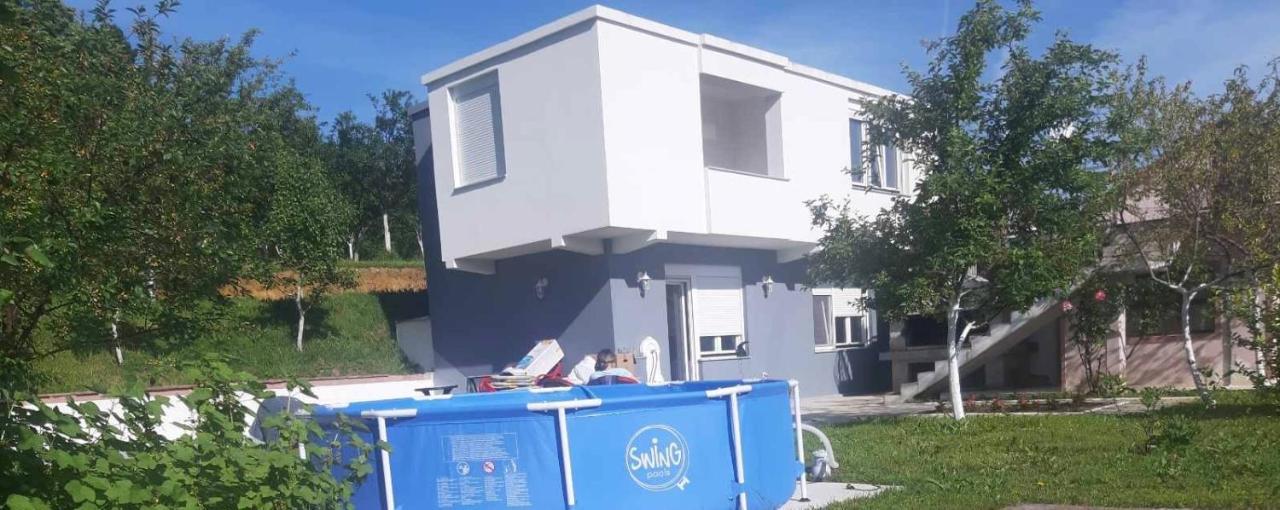 Resting House Oaza Villa Bihac Luaran gambar