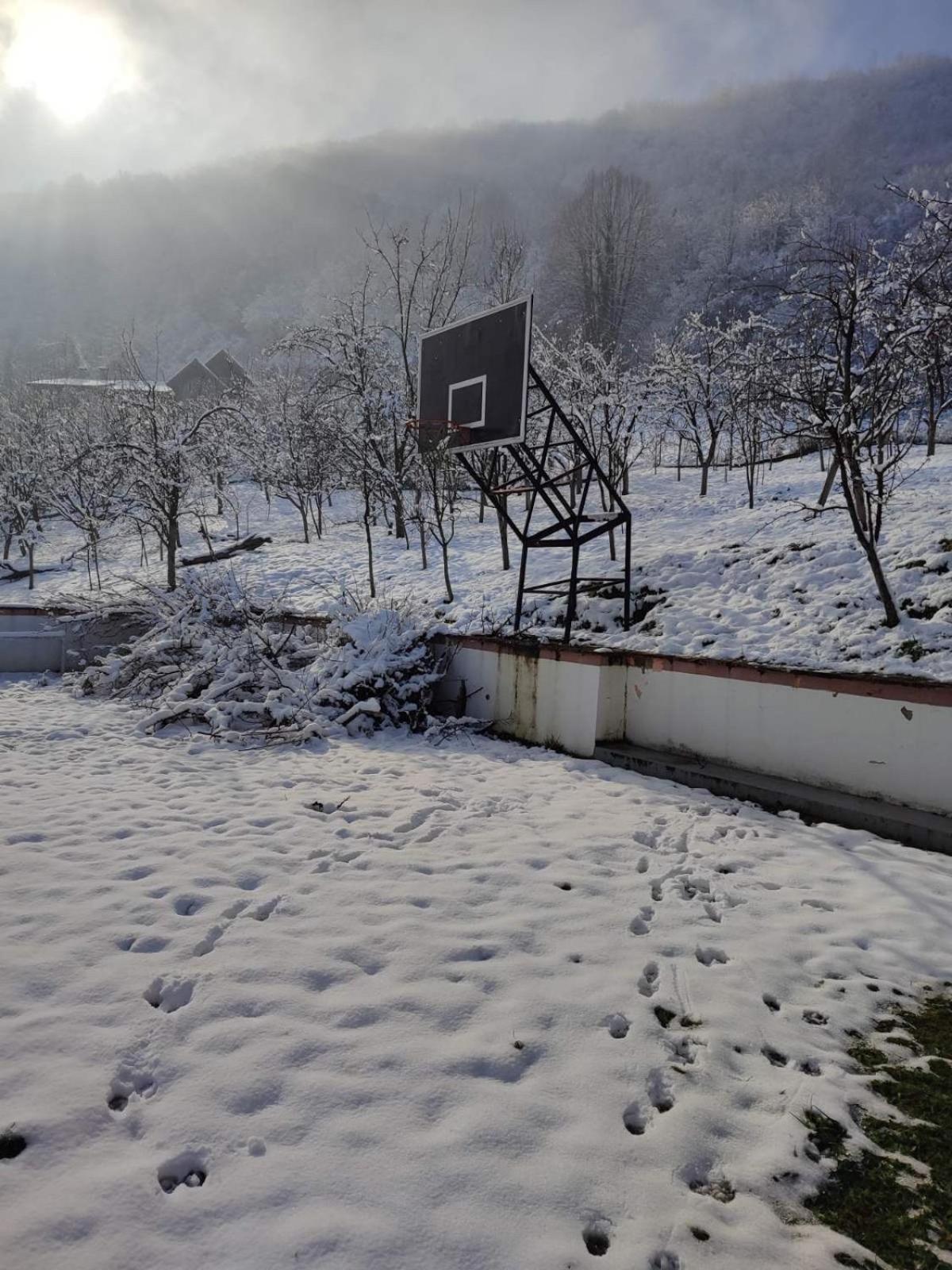 Resting House Oaza Villa Bihac Luaran gambar