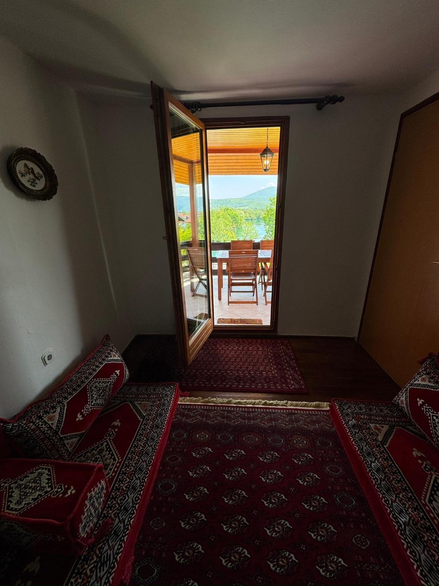 Resting House Oaza Villa Bihac Luaran gambar