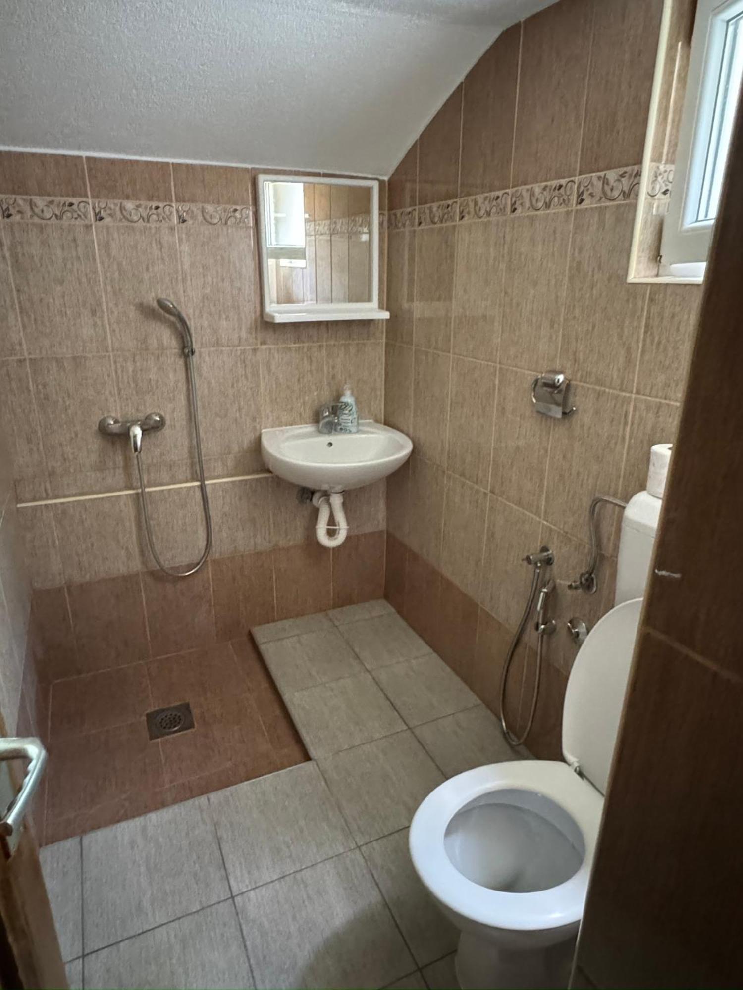 Resting House Oaza Villa Bihac Luaran gambar
